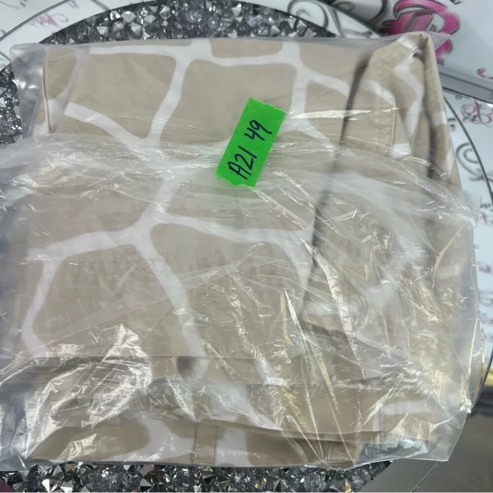 Lands' End skort skirt giraffe print animal Beige and White Patterned Skirt